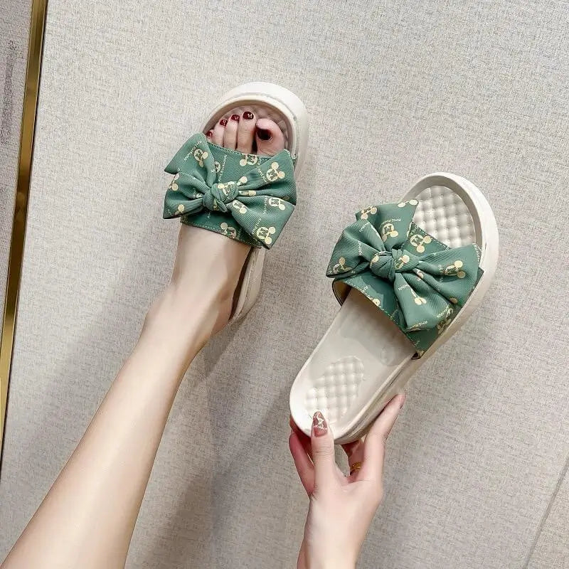 Sandalias de mujer estilo casual con moño verde, suela acolchonada para máxima comodidad y diseño antideslizante, perfectas para uso diario y para cuidar la salud de los pies.