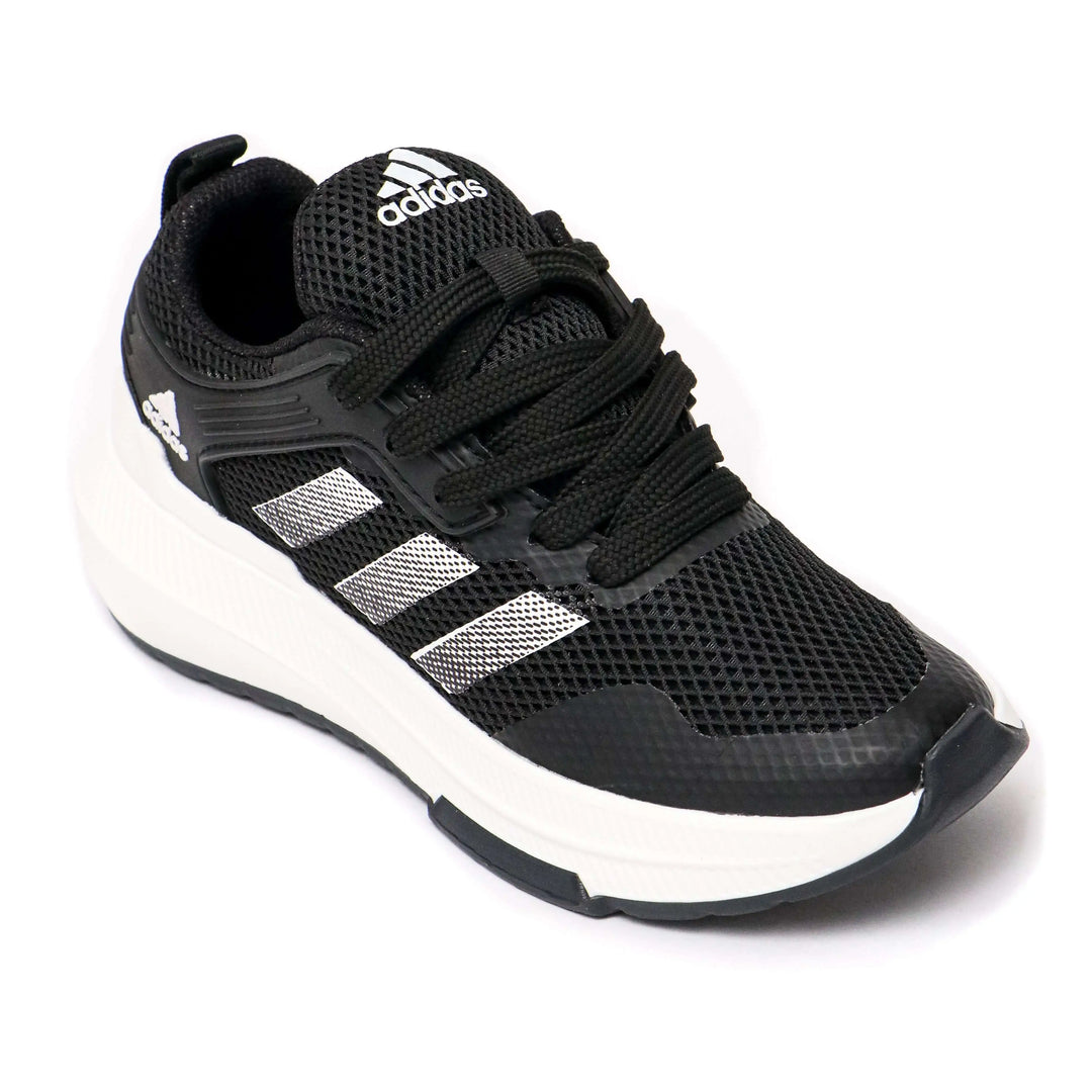 Zapatillas deportivas Falcon negras con suela blanca, diseño transpirable de malla ligera, cordones ajustables para mayor comodidad y soporte perfecto para actividades diarias y entrenamiento, ideales para uso urbano y deportivo en Colombia.