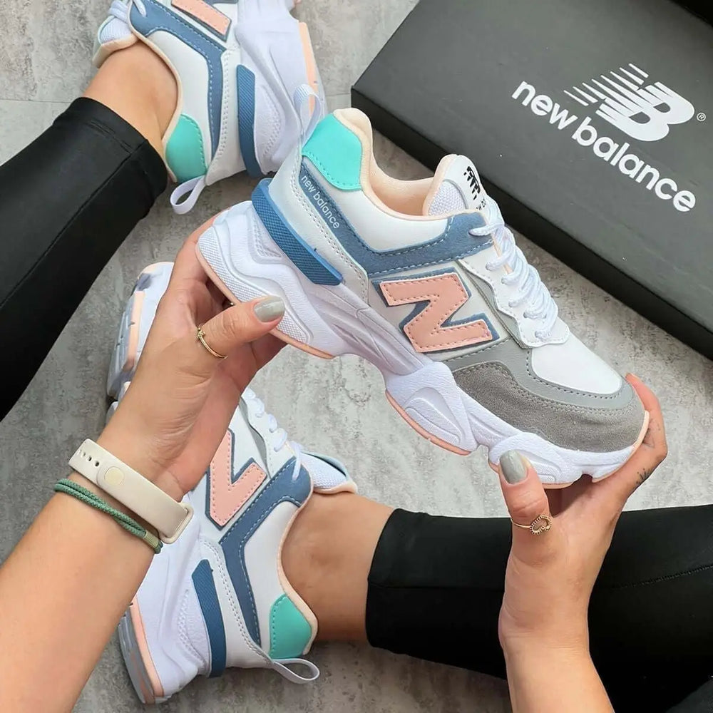 Zapatillas deportivas femeninas colores pasteles en tonos blanco, azul, celeste y rosado, suela gruesa antideslizante para mayor confort y soporte, diseño moderno ideal para uso diario y actividades casuales, material transpirable que asegura frescura y comodidad durante todo el día.