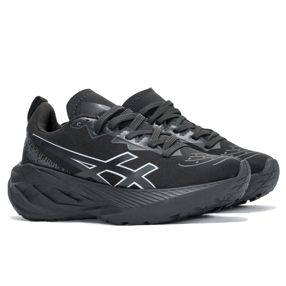 Zapatillas Novablast negras con amortiguación reactiva para running, suela antideslizante de alta tracción, diseño ligero y transpirable que ofrece confort y soporte en entrenamientos diarios