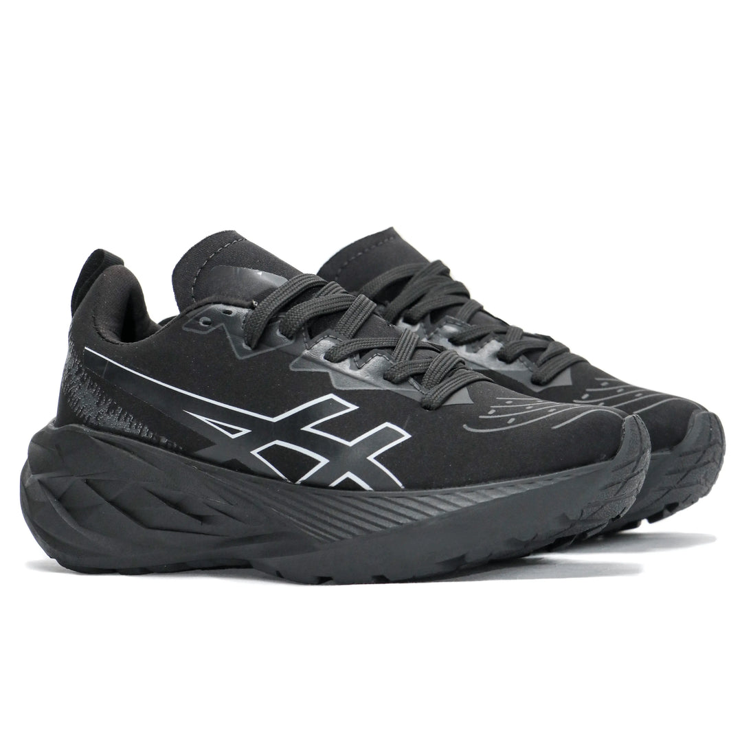 Zapatillas Novablast negras con amortiguación reactiva para running, suela antideslizante de alta tracción, diseño ligero y transpirable que ofrece confort y soporte en entrenamientos diarios
