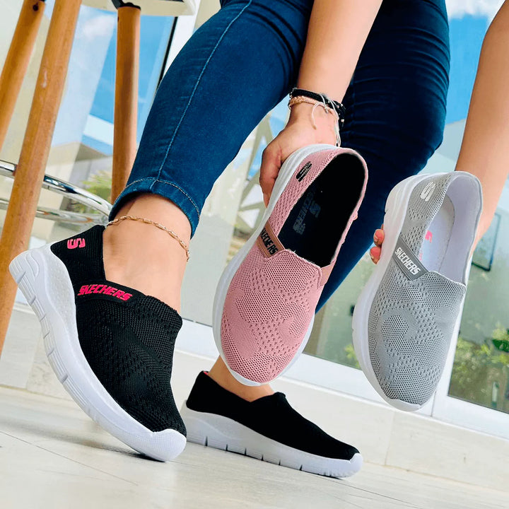Zapatillas Super Flex creadas para mujeres que valoran el confort sin renunciar al estilo. Perfectas para caminar, hacer compras o descansar, combinan suavidad, transpirabilidad y un diseño moderno que cuida tus pies y realza tu rutina diaria.