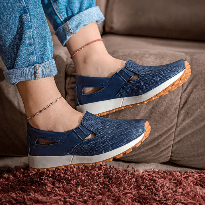 Zapatos Oxford Amélia para mujer en color azul marino, diseño ergonómico con suela antideslizante y acolchado interior para máximo confort; ideales para uso diario y soporte óptimo en pies sensibles, combinan estilo casual y funcionalidad.