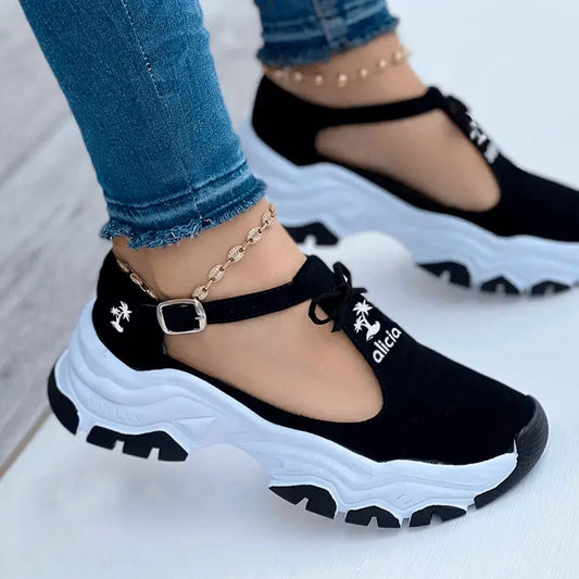Tenis Alicia negros tipo sandalia con fivela ajustable en gamuza