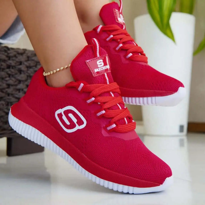 Zapatillas rojas Comfort Fit para mujer, diseño moderno y transpirable con suela blanca antideslizante, ideales para caminar y actividades diarias, ofrecen comodidad y soporte ergonómico para pies cansados.