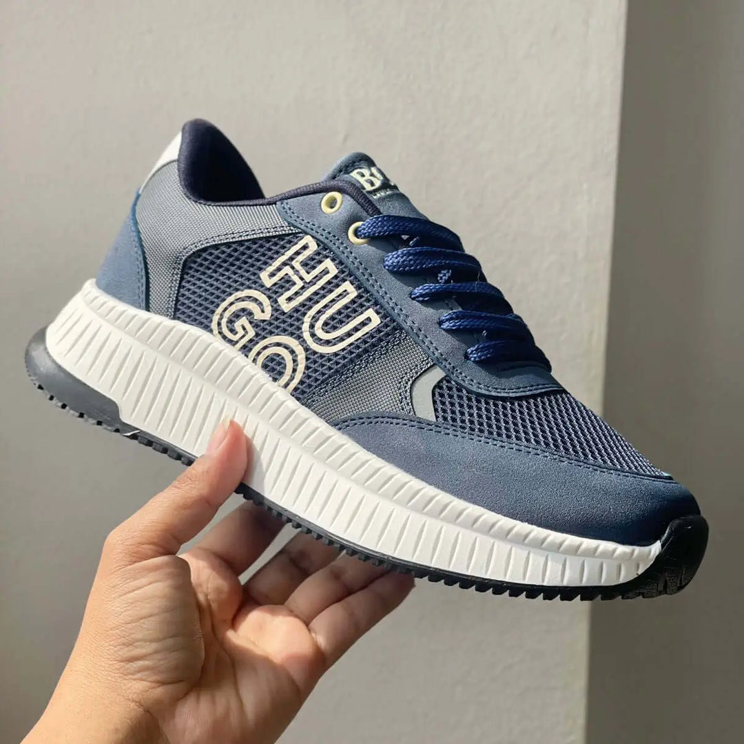 Zapatillas deportivas para hombre en azul con suela blanca antideslizante, diseño moderno y transpirable de malla para mayor comodidad y frescura, ideales para uso casual y actividades diarias, calzado ligero y resistente para entrenamiento y caminar.