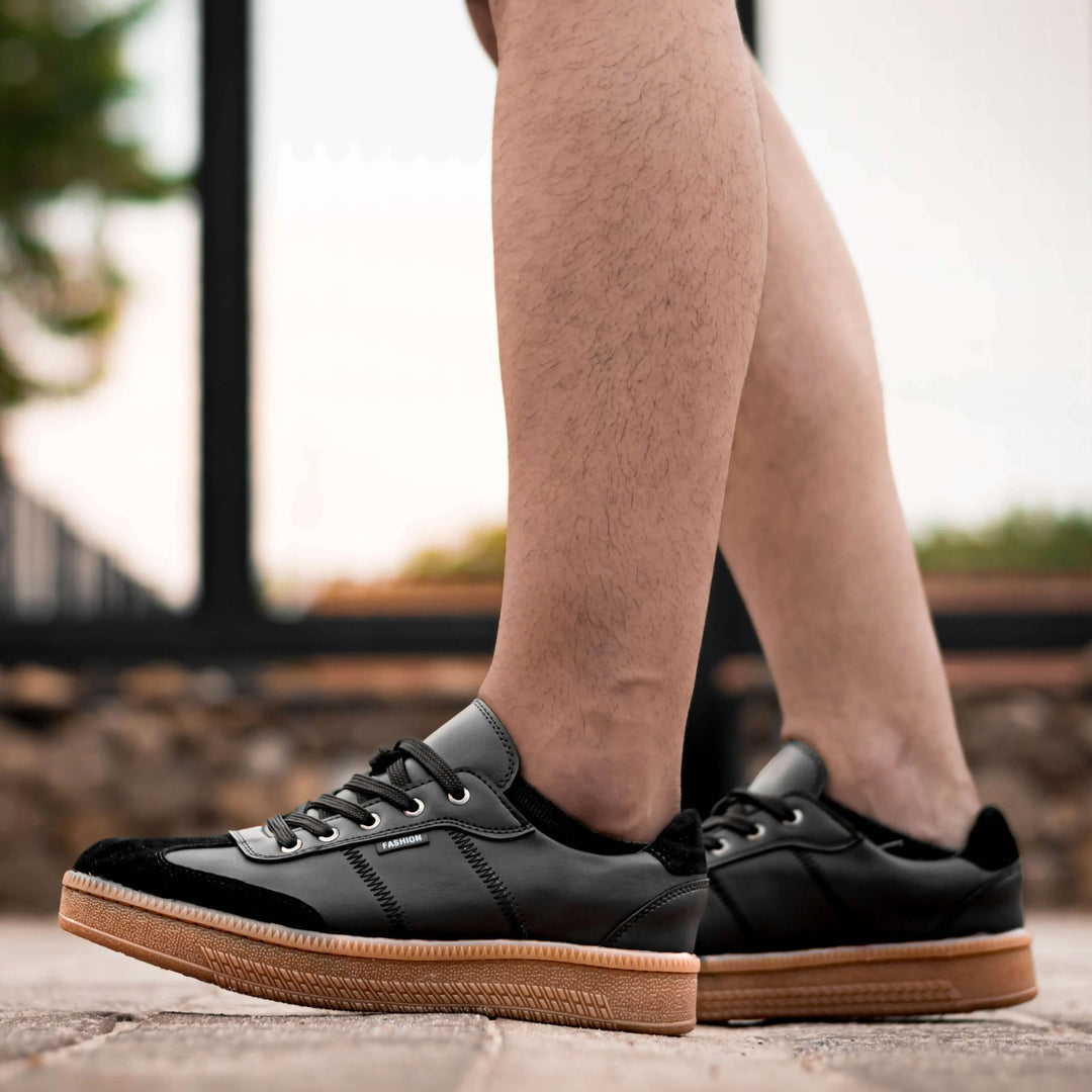 Zapatos negros para hombre estilo clásico con suela de goma marrón antideslizante, diseño cómodo y duradero ideal para uso diario, calzado casual elegante que combina con diferentes atuendos, perfecto para caminar con soporte y estabilidad.